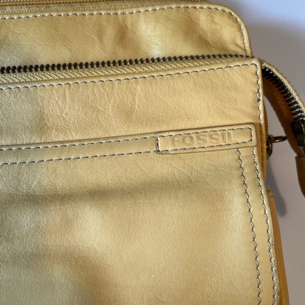 FOSSIL purse - Picture 3 of 8